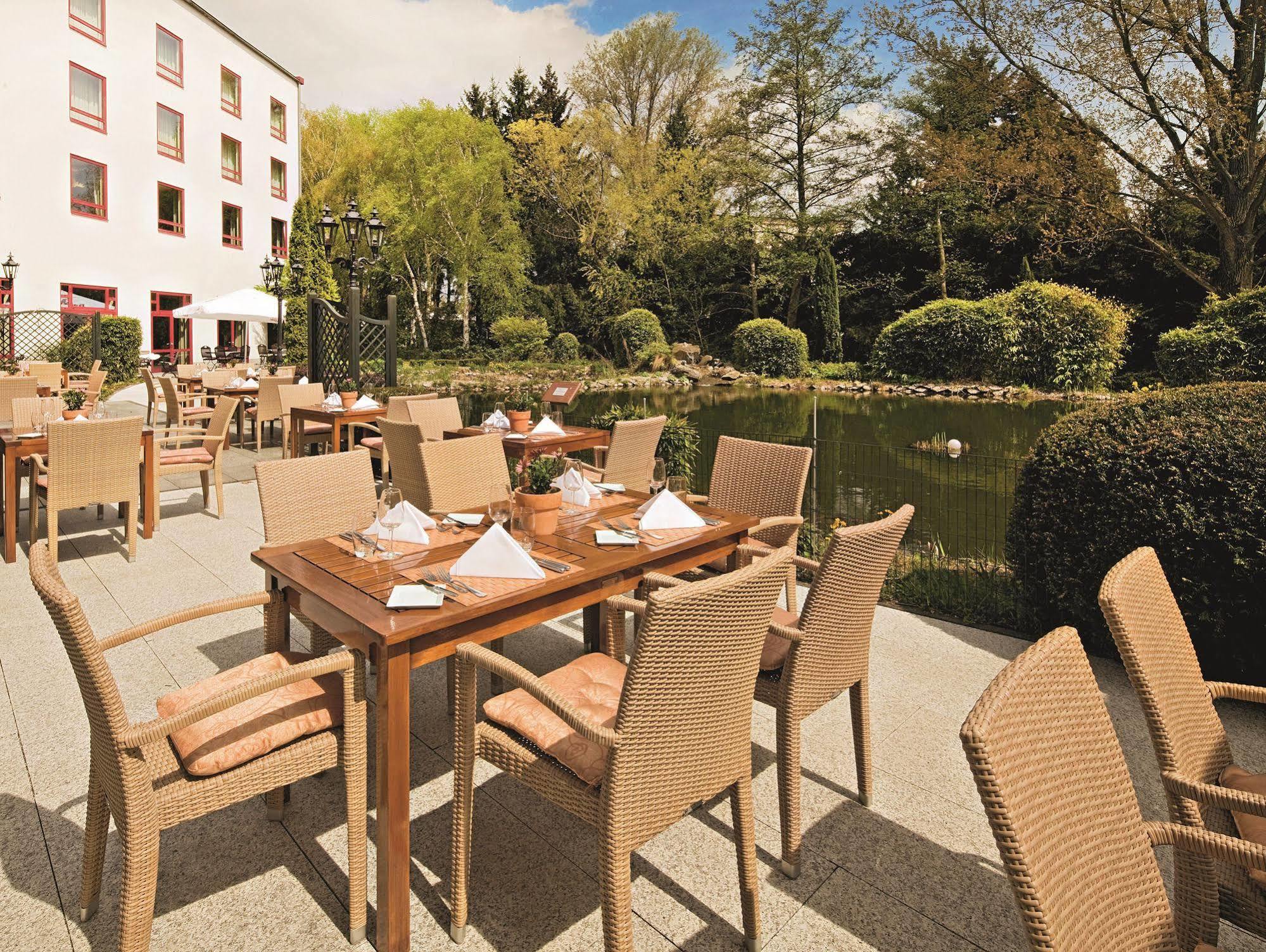 Elaya Hotel Frankfurt Oberursel  Exterior foto